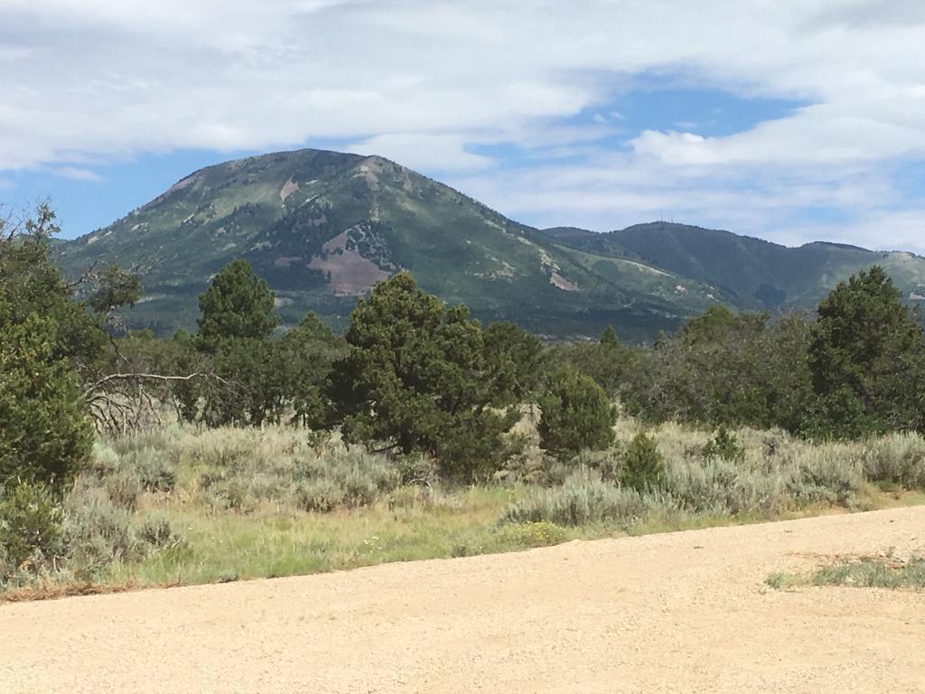 Lupine Cabin, Glamour Camping, Stunning Skies And Sunrise Views Monticello Bagian luar foto