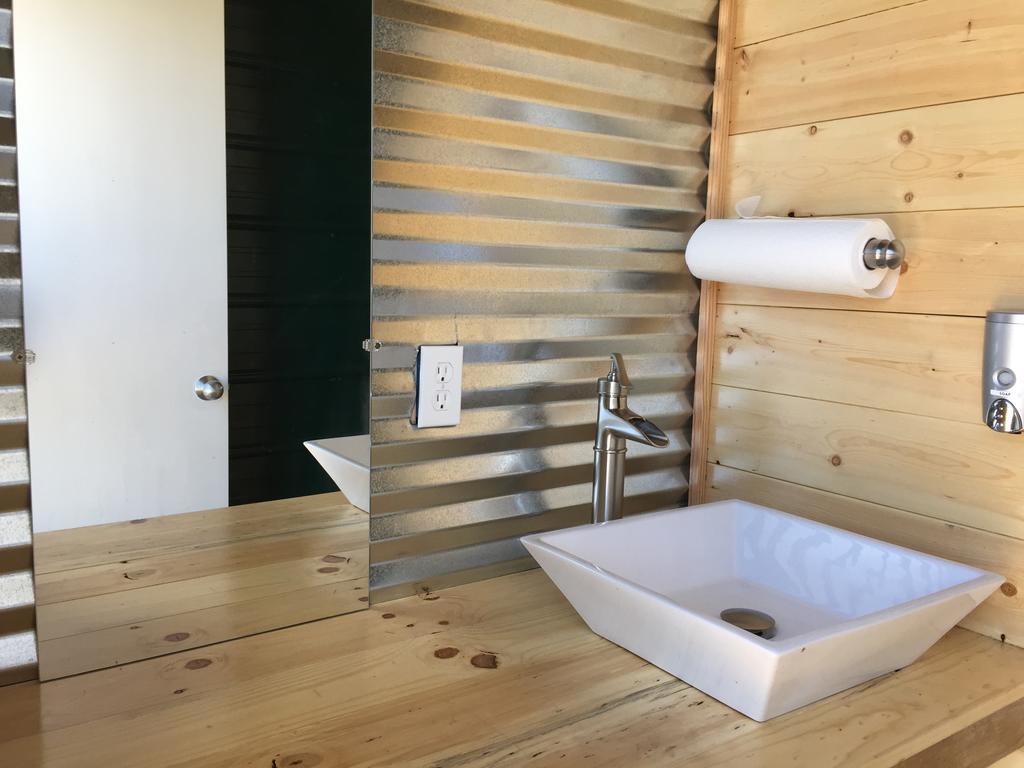 Lupine Cabin, Glamour Camping, Stunning Skies And Sunrise Views Monticello Ruang foto